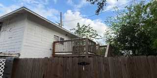 Charming 1 Bed Apartment | Hardwood Floors + Near Downtown! Gallery 3