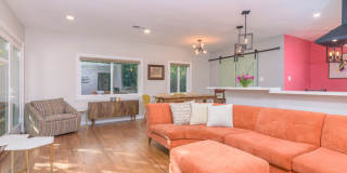 16604 Gilmore Street Gallery 3