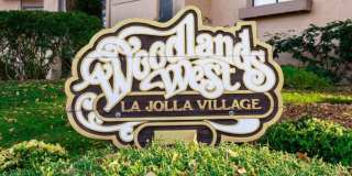 Beautifully Furnished 2 Bed/2.5 Bath Townhome in the Desirable Woodlands of La Jolla Gallery 38