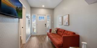 Prime Location! Beautifully Updated 3-Bedroom Duplex Near The Pearl & Downtown Gallery 6