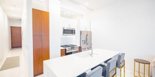400 S Old Woodward Avenue Gallery 29