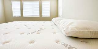 COMING SOON! * RARE OPPORTUNITY * SENIOR (55+) ROOM FOR RENT IN PRISTINE GATED COMMUNITY IN MENIFEE! Gallery 23