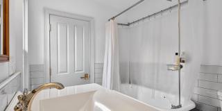 142 Heck Avenue Gallery 27