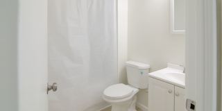 Newly Renovated 2 Bedroom Apartment Gallery 22