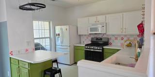 Rare 3 bed 2.5 bath Townhome located in Kennesaw Gallery 6
