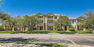 1 bed 1 bath w/ near DIA! $500 MOVE IN SPECIAL Gallery 12