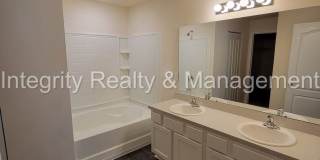 Newer 4 Br, 2 Bath home Gallery 5