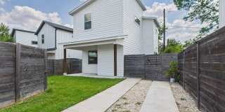 Modern Austin Living in the Heart of Montopolis Gallery 1
