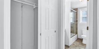Verona Plaza Apartments Gallery 10