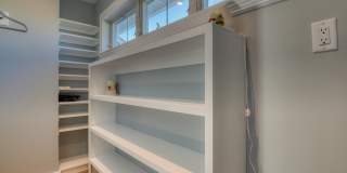 105 St Louis Avenue Gallery 18