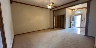 4 Bed, 2.5 Bath Brick home with 2 car garage Gallery 27