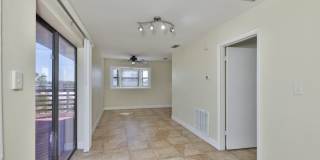 1 Bedroom Beachfront Condo, Steps away from Beach Access! Gallery 10