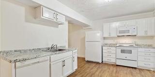 Room in 2 Bedroom Home at Wedgewood Dr Gallery 16