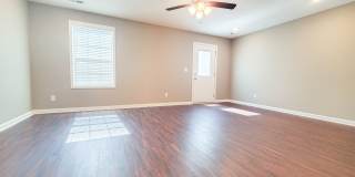 Two Bedroom with Garage on Exit 11! Gallery 4