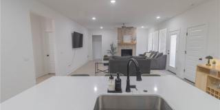 112 S Broyles Avenue Gallery 7