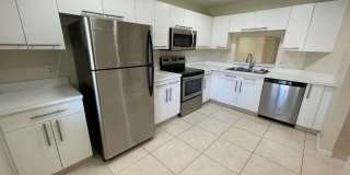 ANNUAL RENTAL - VILLAGES AT EMERALD LAKES-2 BED/2 BATH Gallery 1