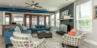 Montabella at Oak Forest Apartments Gallery 15