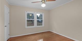 424 Byron Avenue E Gallery 11
