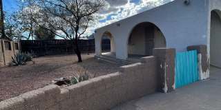 Beautiful 2 Bedroom 1 Bath / Washer  Dryer Included / Large Yard! Gallery 1