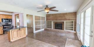 For Rent - 3 Bed/ 2 Bath Gallery 9
