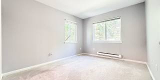 Saybrook Condo! 1 Bed/1 Bath with In-Unit Washer & Dryer & Covered Patio! Gallery 19
