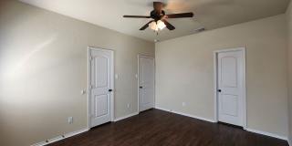 Wood Like Tile Flooring & Vinyl Plank - No Carpet / 1 Story Unit/ Fenced in Yard / Interior Washer Dryer Connections / CISD Gallery 14