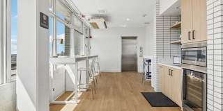 1440 N Lake Shore Drive Gallery 10