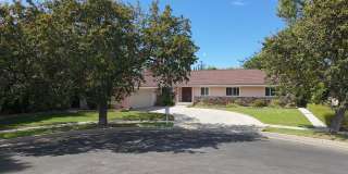 For Lease! Spacious 4 Bedroom, 2 1/2 Bathroom, Northridge Home! Ready for Move-In! Gallery 1