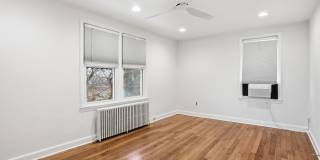 742 CONGRESS Street SE Gallery 11