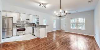 Room in 4 Bedroom Home at Harlan Rd SW Gallery 15