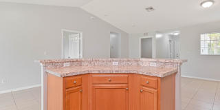 Well Maintained Duplex in Lehigh with 1 Car Garage! Gallery 12