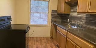 3 Bd 1 Ba Bungalow w/ hardwood Gallery 4