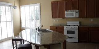 Lovely 5 Bed/3 Bath Home At Chapman Heights Community! Gallery 9