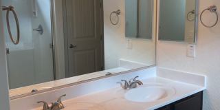 Great 3 Bedroom on Corner Lot - Granville Gallery 8