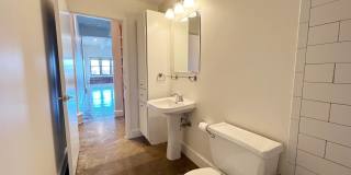 408 S FRONT Gallery 16