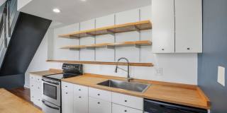 Vibrant One Bedroom Apartment in Over the Rhine Gallery 11