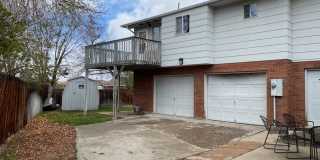 2 Bedroom 2 Bath Townhome w/ large 2 car garage - Freshly remodeled - Available Now Gallery 2