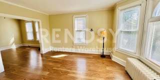 Spacious Upper-Level Duplex in the Heart of South Minneapolis. Gallery 3