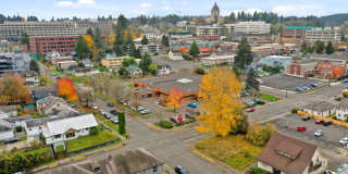 MOVE IN READY! Includes water, sewer and garbage. 2 bed 1 bath downtown Olympia! Gallery 21