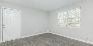 Eagles Crest at Durrett Gallery 1