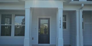 16288 MERRY ALY Gallery 1