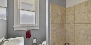 217 West 32nd Street - A Gallery 5