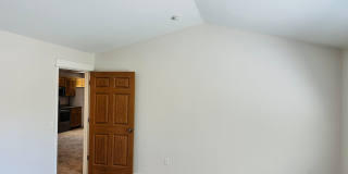 Charming Condo in Terrific Salmon Creek Location Gallery 12