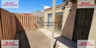 Fort Lowell & Campbell 2/1 - A/C and all appliances Gallery 1