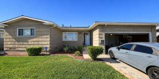 5BD 3 BA with a Great Yard! 5BD 3 BA with a Great Yard! Gallery 1