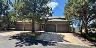 Cozy Townhome on North side with 1 car garage Gallery 1