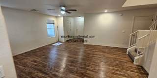 3/2 & a Loft, AC off of River Road near Oracle Road Gallery 11