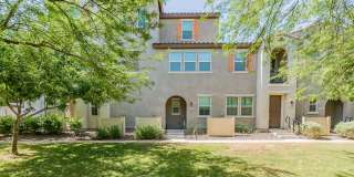 Great 3 Bedroom Townhome - NEW Carpet! Gallery 1