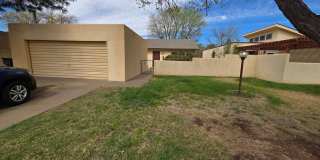 Adorable 3 Bed/2 Bath Paseo Village Townhome Gallery 1