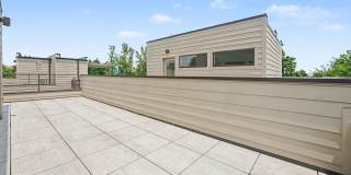 2 Bed, 1 Bath Townhouse with Roof Top Deck Gallery 18